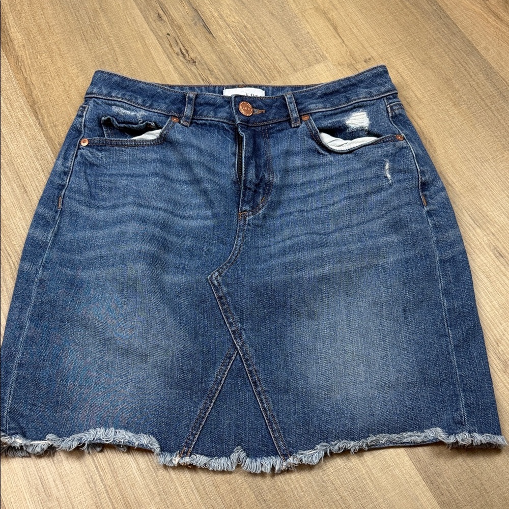 LOFT Denim Mini Skirt Size 2 Distressed Frayed Hem‎ A-Line Medium Wash